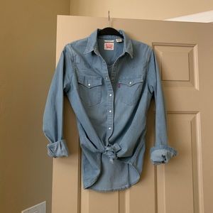 Levi’s Western Button Down
